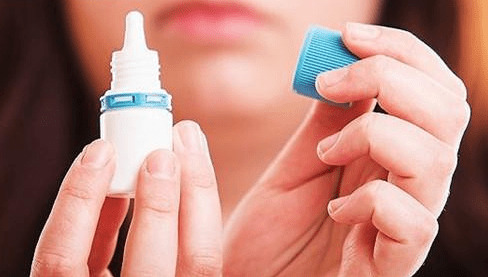 贵宾犬耳螨病症,贵宾犬耳螨的主要表现 贵宾犬耳螨病症,贵宾犬耳螨的主要表现