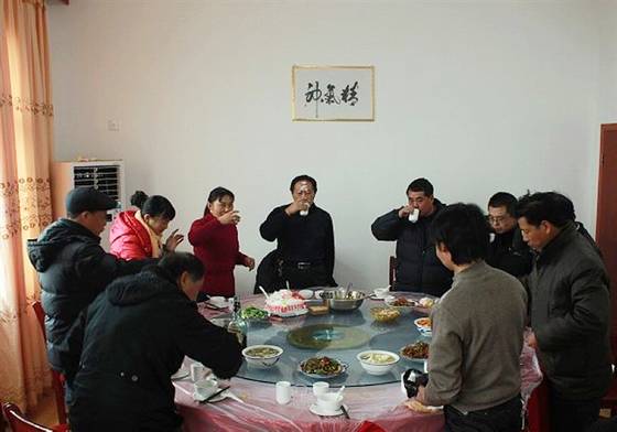 郭丽波作品选之陶醉花丛中 图片