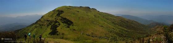 邓建平作品选之妈妈在老家 图片