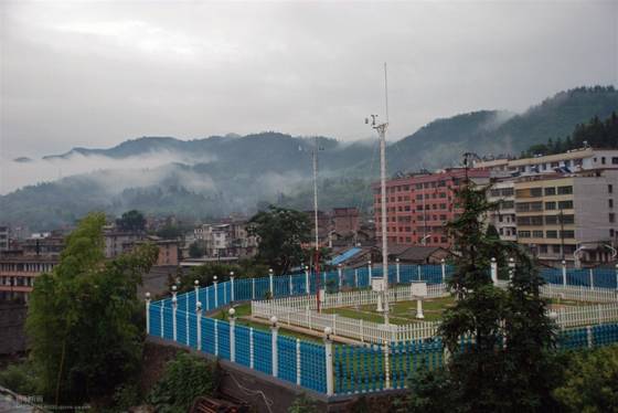 邓建平作品选之聆听六月 图片