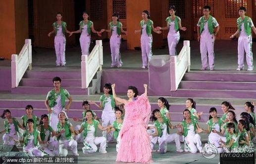 宋祖英跳舞展示舞功