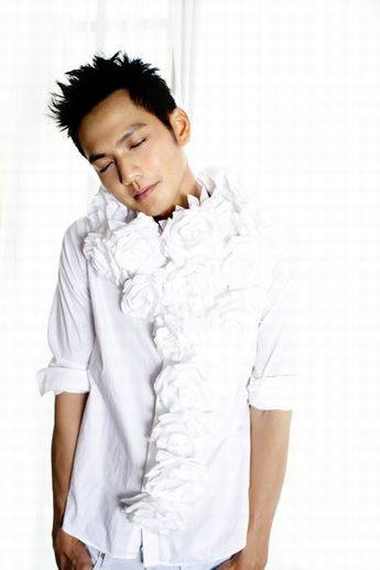 钟汉良最新单曲《有一天我们都会老》首播