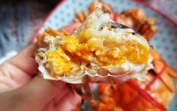 吃螃蟹可以喝牛奶吗?