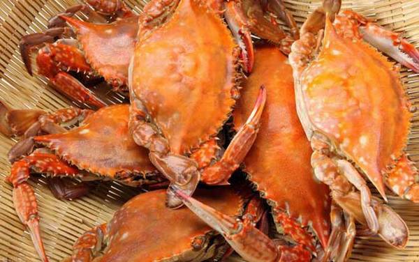 吃螃蟹可以喝牛奶吗?