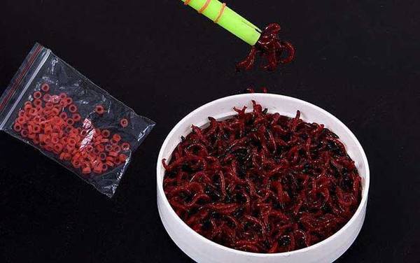 红虫钓鱼不好挂钩怎么办?