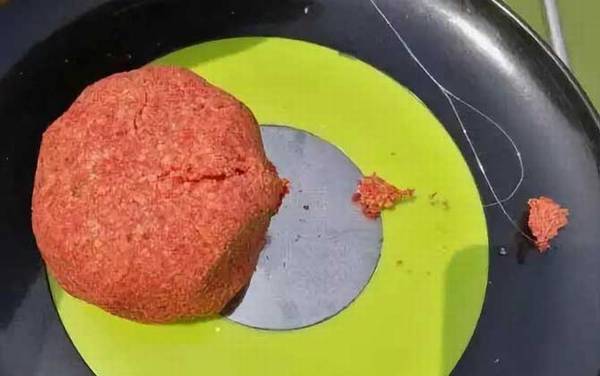 冬季钓鱼用腥饵还是香饵?