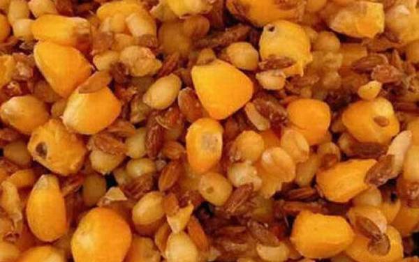 在家怎样配钓鱼打窝料?