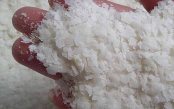 轻麸和雪花粉哪个好用?