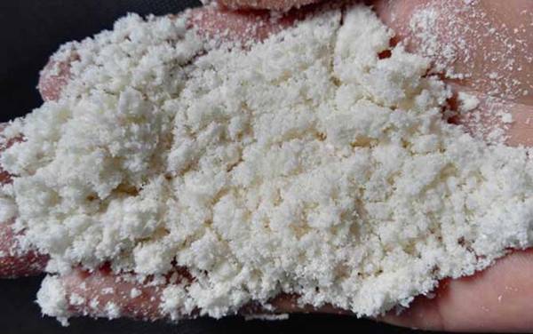 轻麸和雪花粉哪个好用?