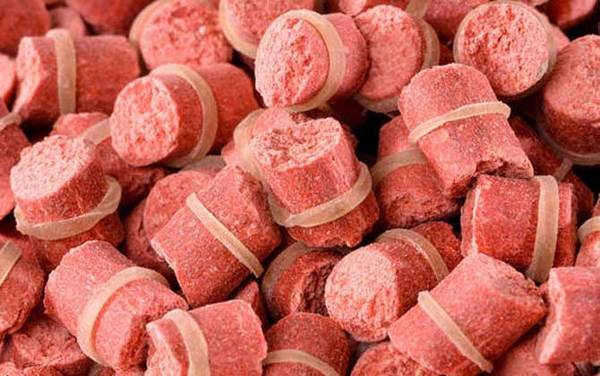 带皮筋的红虫饵颗粒怎么用?