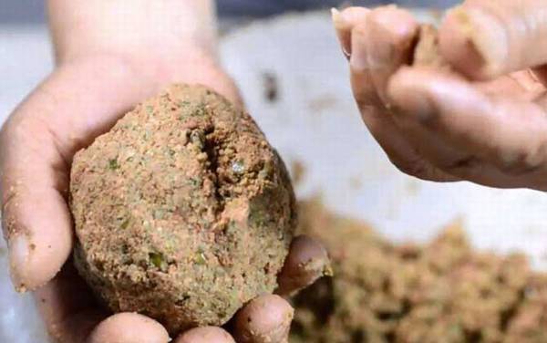 鱼饵入水散落太快怎么办?