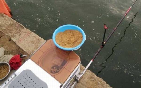 钓鱼打窝有什么技巧?