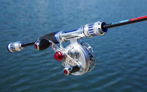 筏竿钓鱼技巧及注意事项