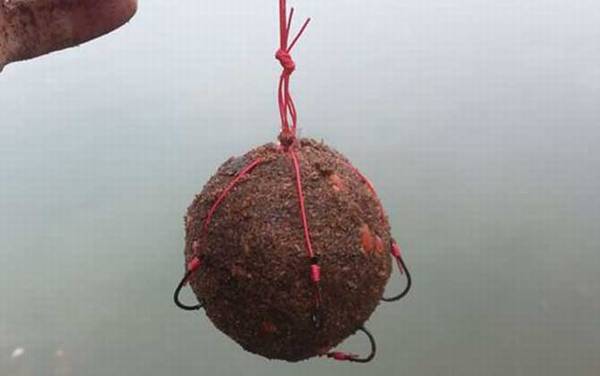 爆炸钩怎样上饵料?