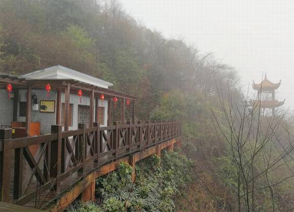 ������ɽ��ˮ����ͷɽ�뻢Ъƺ�Ĵ�˵