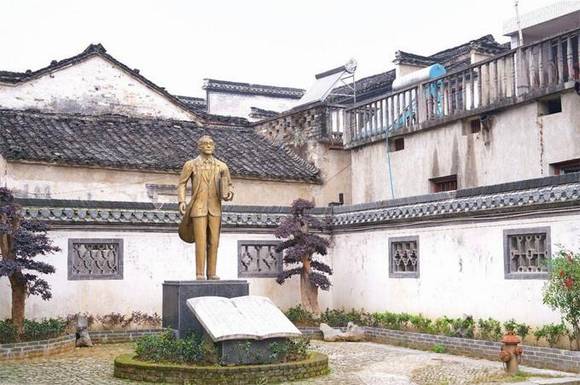 ���ռ�Ϫ��ׯ������ʹʾ�