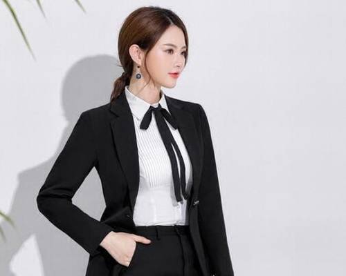 幸好天气是晴朗的诗句