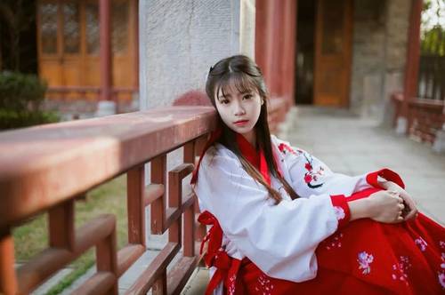 历经两千年古诗