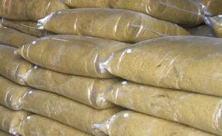 预混料和全价料喂猪哪个长得快_养猪