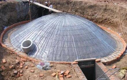 100头猪场建多大的沼气池_养猪