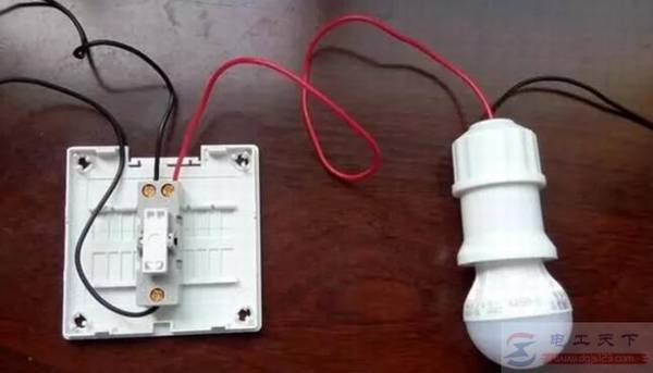 用三个开关控制一盏灯该怎么接线