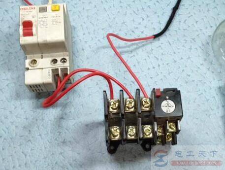 怎么区分火线零线,万用表与验电笔派上用场