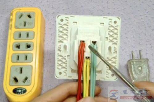 家中插座接线严禁左火右零是什么原因