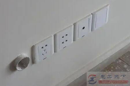 装修刷墙要不要把开关插座拆下来