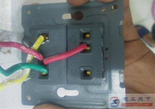 一文看懂两个开关控制两个灯的接线方式,附具体接线图