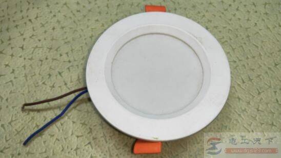 LED灯关闭后发弱光的常见原因