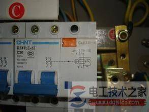 一例8极漏电开关的接线图