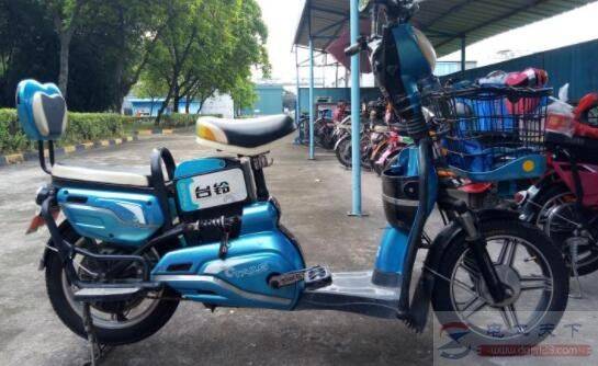 48伏电动车充8小时需要几度电