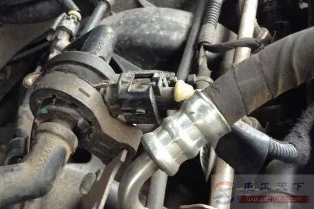 碳罐电磁阀哒哒哒响是否正常