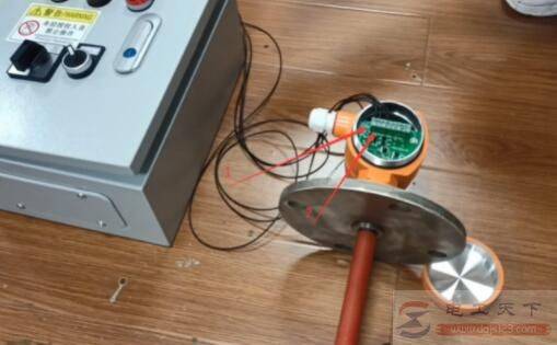 料位控制柜与料位计间怎么接线?