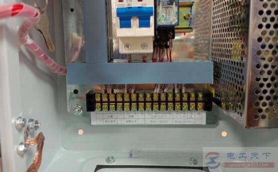 料位控制柜与料位计间怎么接线?