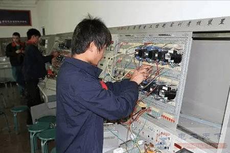 报考电工证的过程有哪些,电工证究竟要怎么考