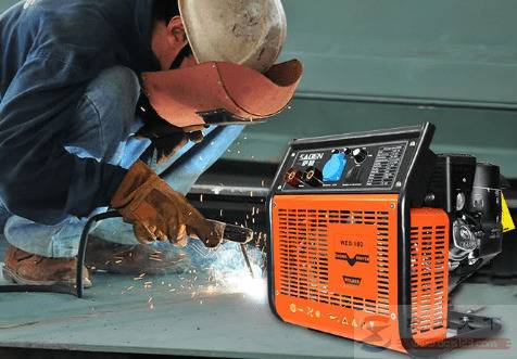 电焊机开机后指示灯不亮怎么办