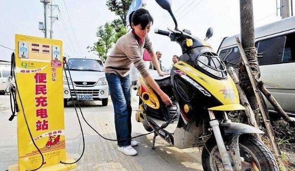 电动车充电的步骤:先接电池,还是先接电源插座