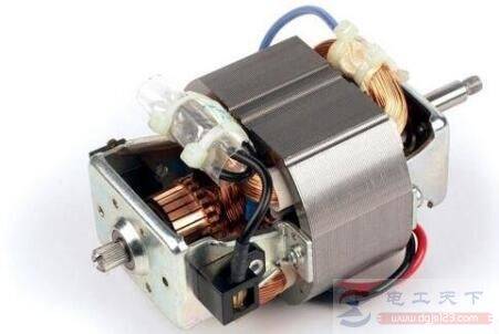 22KW的三相异步电动机运行时线电流只有21A或22A什么原因