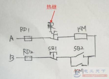如何使电机通电延时和断电延时?