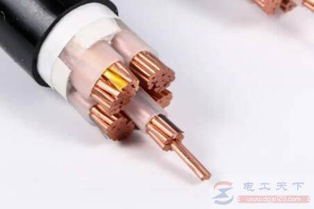 ������µ���ĸ����˵��