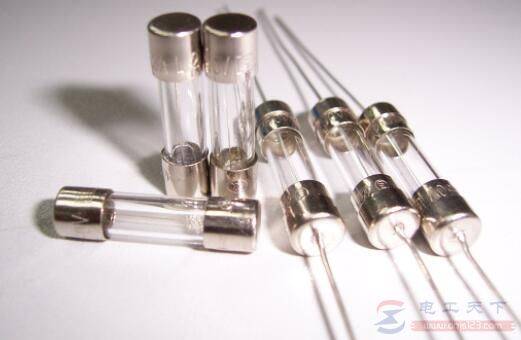 ���ñ���˿�ķ���