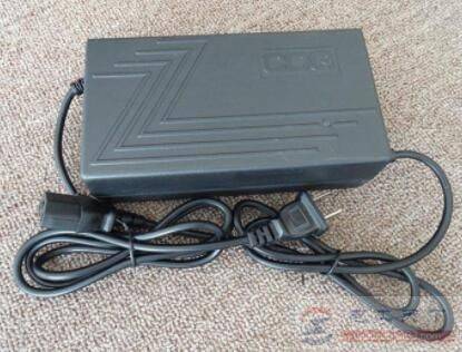 阿米尼电动车充电为什么亮绿灯,阿米尼的电瓶车怎么样