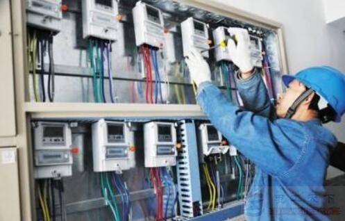 比较:智能电表与预付费电表,功能多,价格高