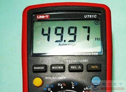 怎么用数字万用表测电源频率?