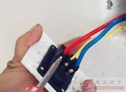 只有万用表判断零线火线的方法