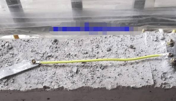 外墙铝合金窗怎么做防雷连接?