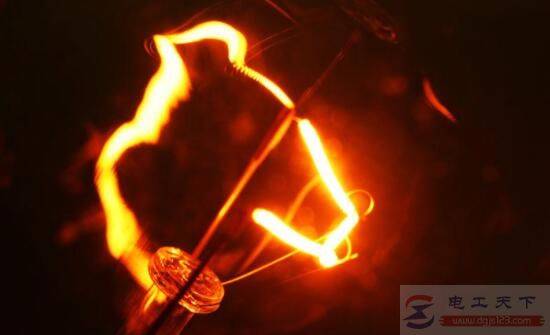 灯丝断了再搭上易烧断什么原因?