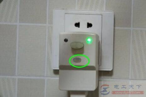 关闭电热水器电源但没拔掉插头会漏电吗?