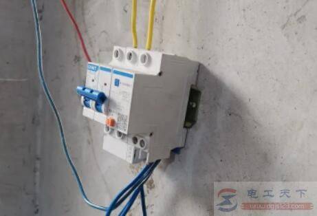 家用电器要不要接地线,漏电保护器能代替地线吗?